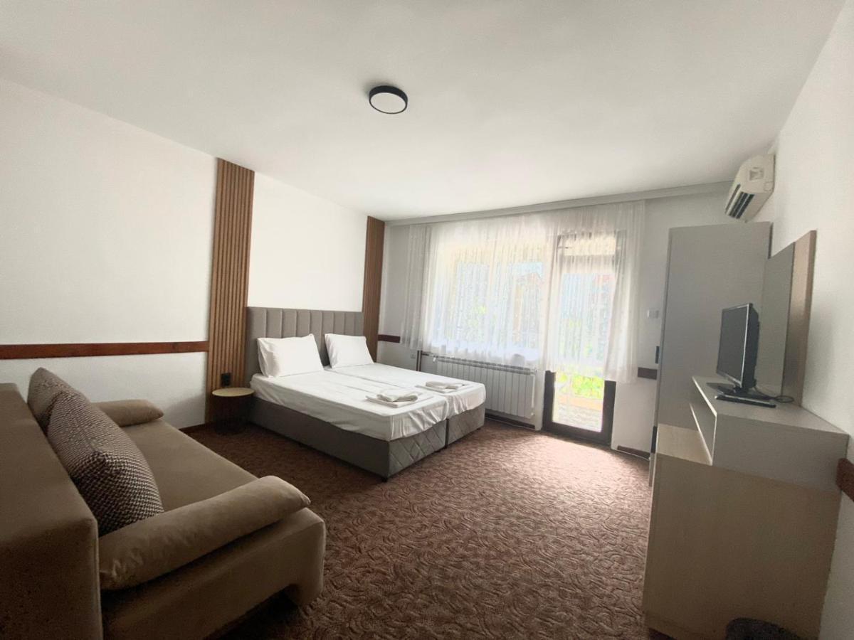 Хотел М1 Hotel Primorsko Ngoại thất bức ảnh