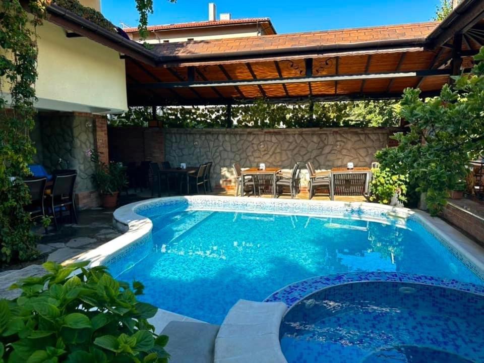 Хотел М1 Hotel Primorsko Ngoại thất bức ảnh