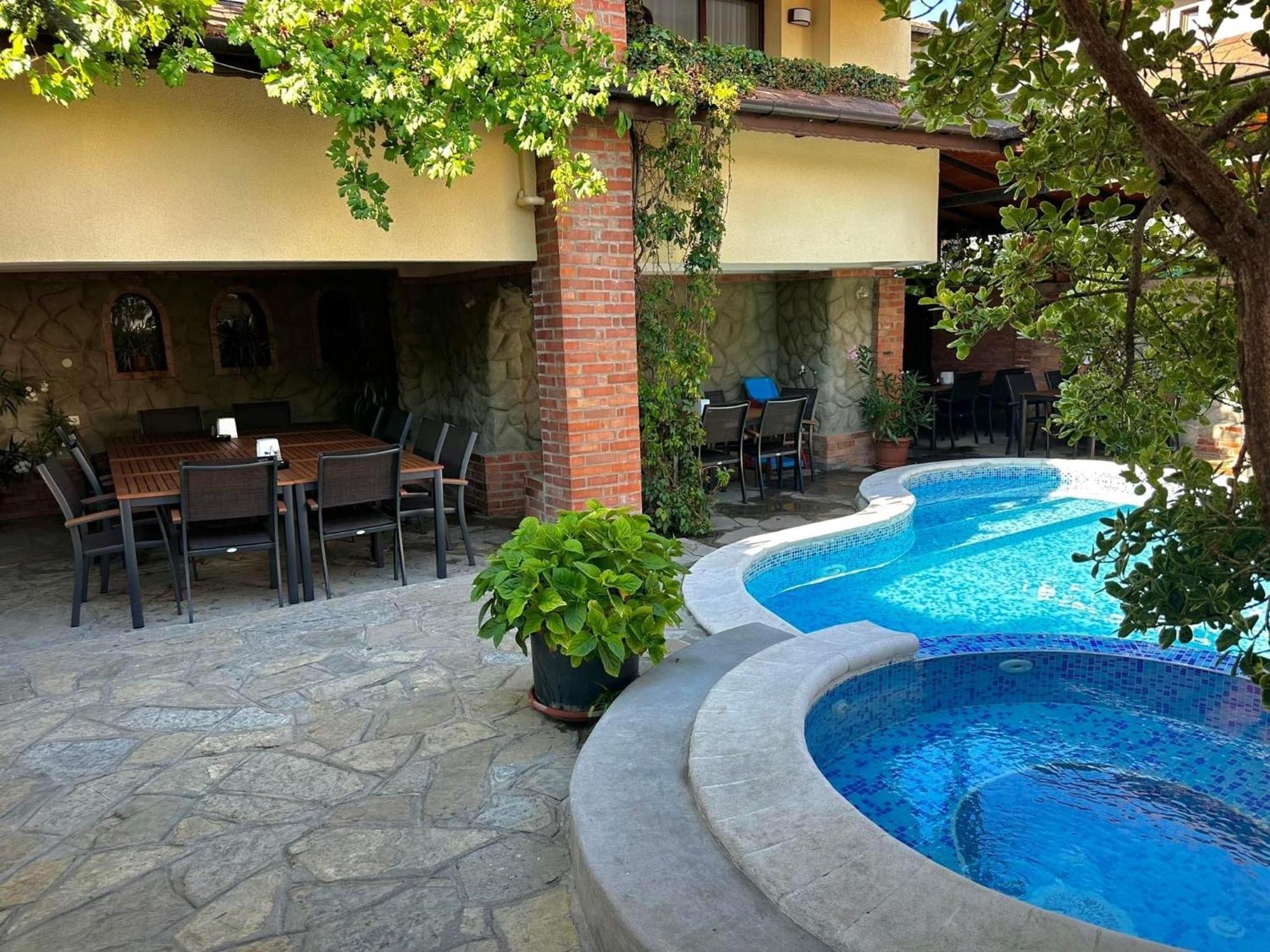 Хотел М1 Hotel Primorsko Ngoại thất bức ảnh